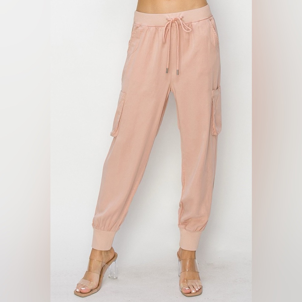 🩷NWT Risen Jeans “High Rise Cargo Joggers” in “Soft Pink🩷” 💯% Tencel Pants 1XL